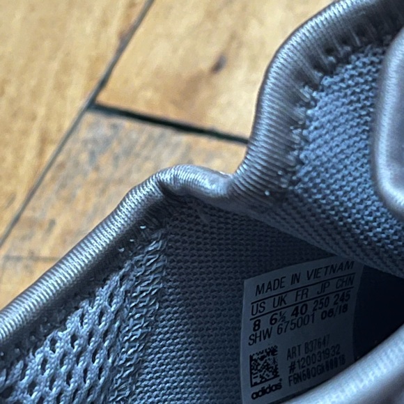 Adidas sneakers - Picture 3 of 5